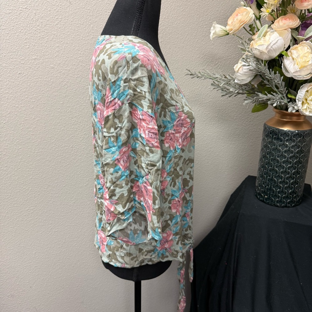 Ariat Floral Camo Tie Front V Neck Top Western Boho Blouse - Picture 4 of 8